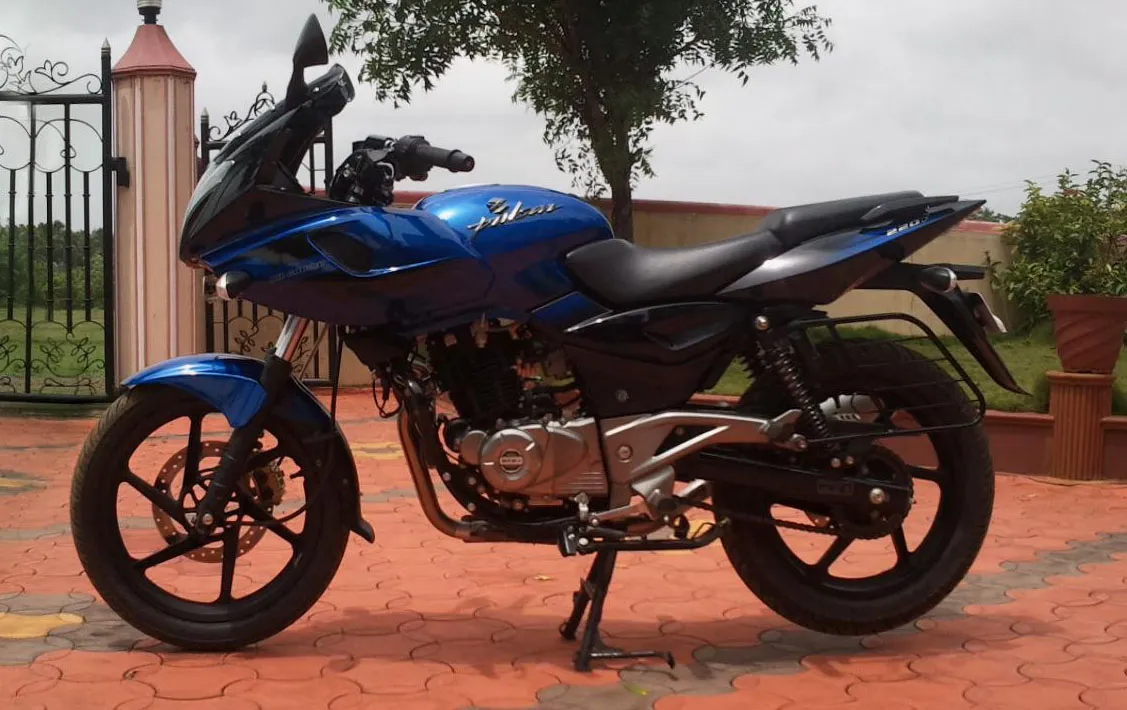 Used Bajaj Pulsar 220F — resale value in India